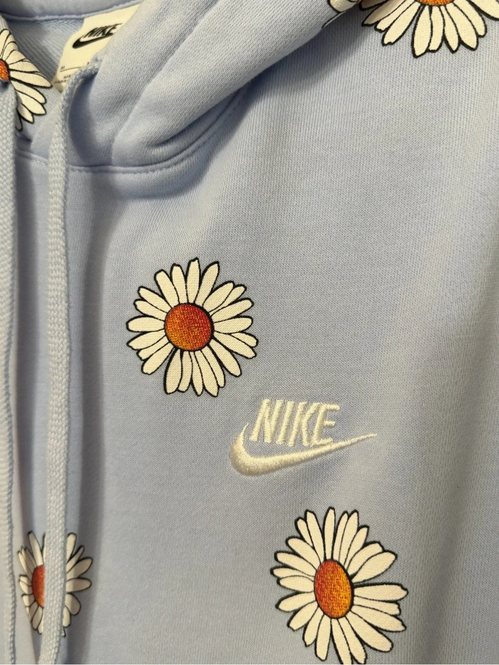 Nike Women’s Lavender Daisy Hoodie Sweatshirt, Medium